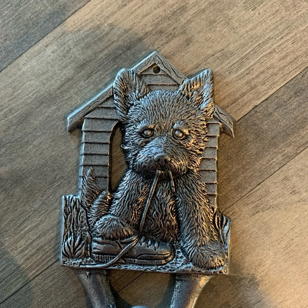 Metal Dog Hangar
